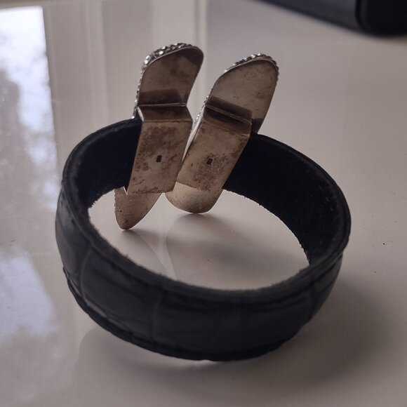 VINTAGE .925 STERLING SILVER LEATHER BAND PEARL CUFF BRACELET - Picture 5 of 14